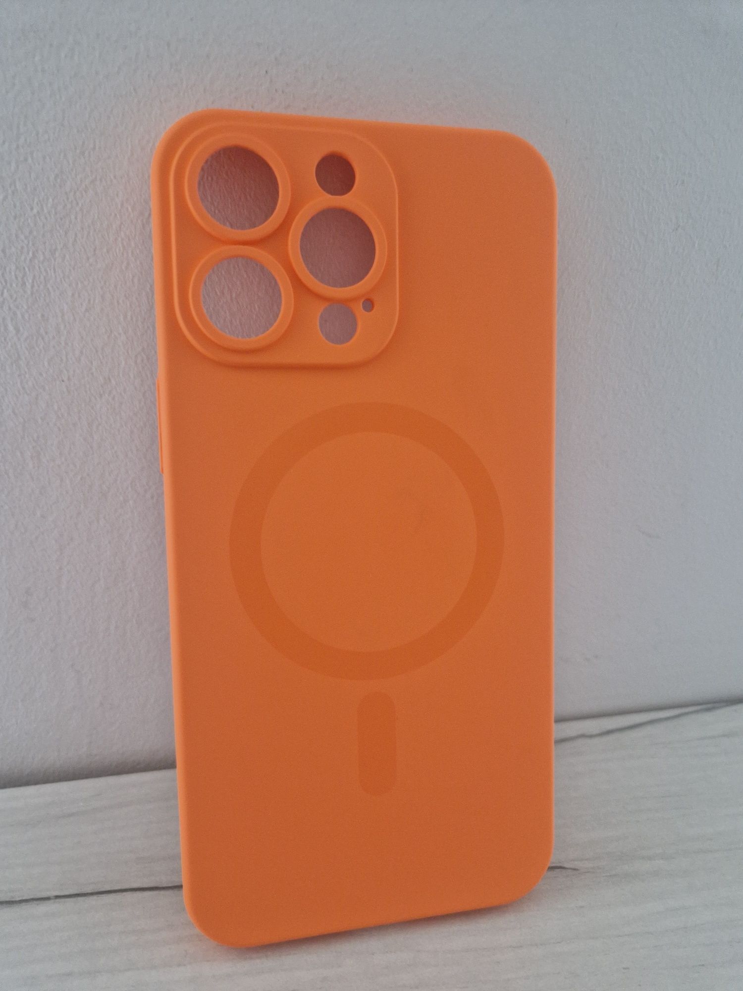 TEL PROTECT MagSilicone Case do Iphone 15 Pro Max Pomarańczowy