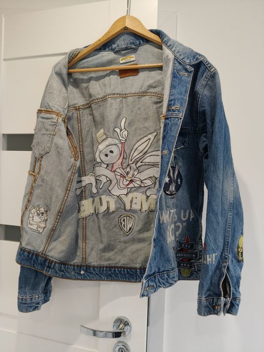 Kurtka jeansowa Zara Woman z wyszywkami oraz  naszywkami Loonely Tunes