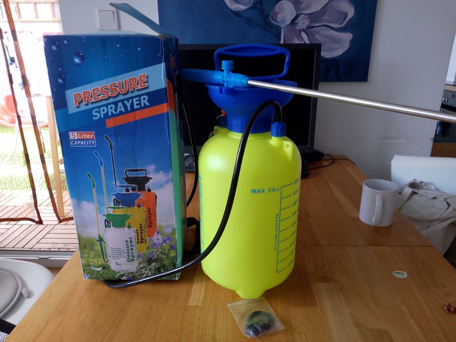 OPRYSKIWACZ ciśnieniowy ręczny ogrodowy spryskiwacz DŁUGA LANCA 5L PAS