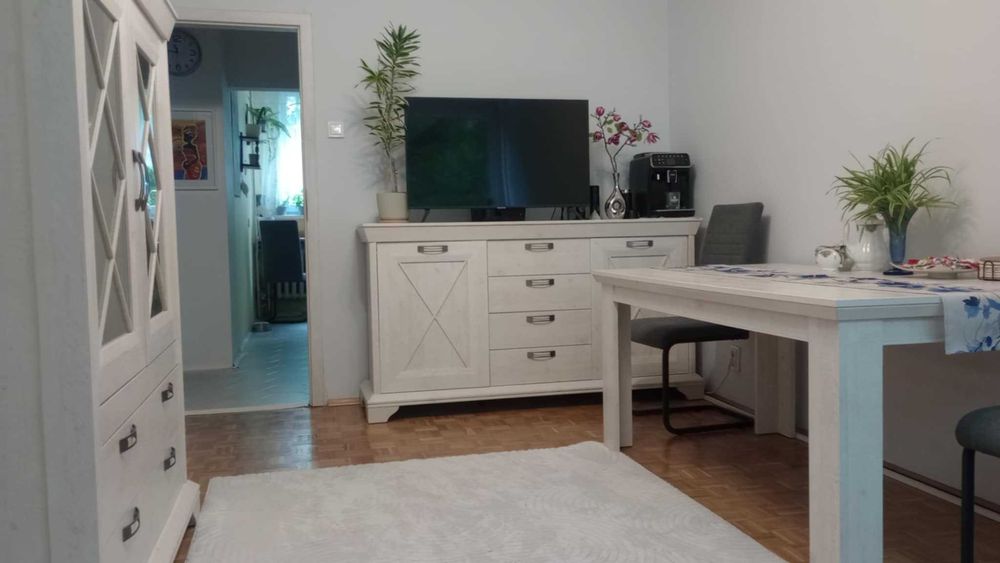 Sprzedam mieszkanie 3 pokojowe ul.Legnicka ( BEZ POŚREDNIKÓW)