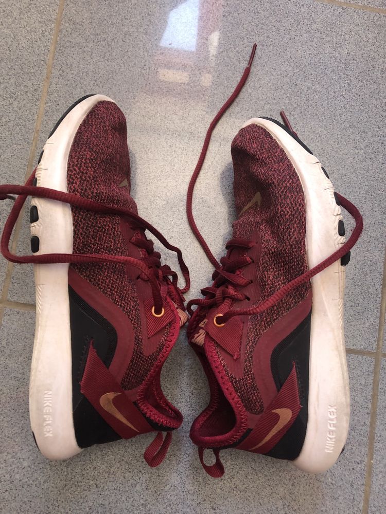 Ténis Nike bordeaux