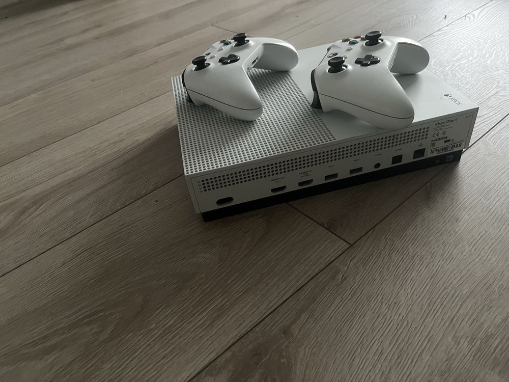 X box one bialy