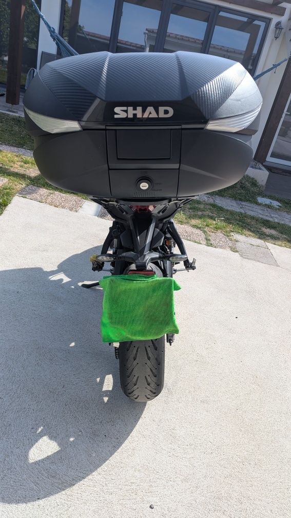 Moto Triumph 660 Sport