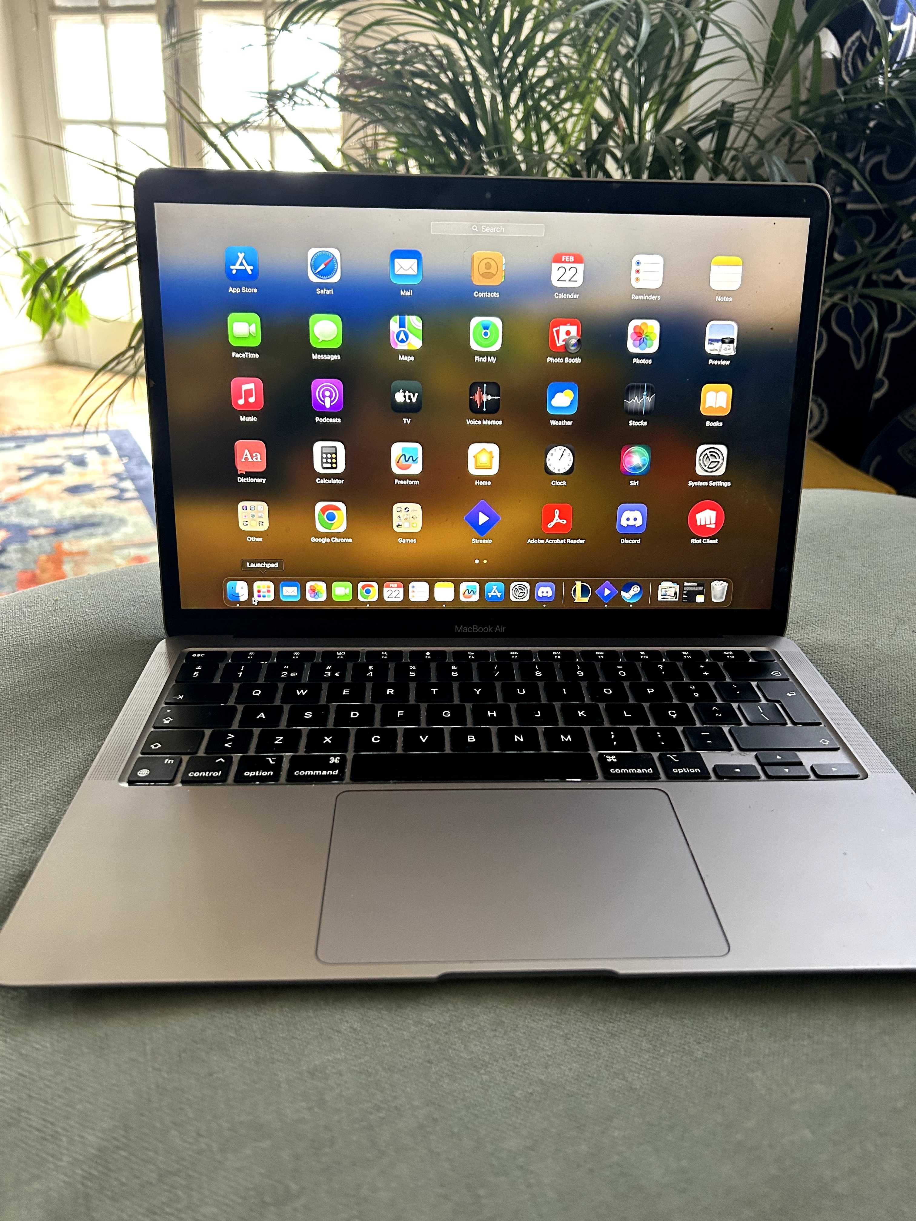 Apple MacBook Air (M1 8-Core, 16GB, 1TB SSD, 8-Core GPU)