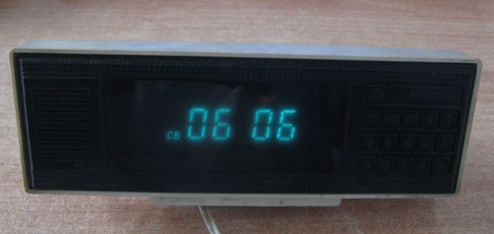 Zegarek elektroniczny budzik CCCP Elektronika 7-21-01