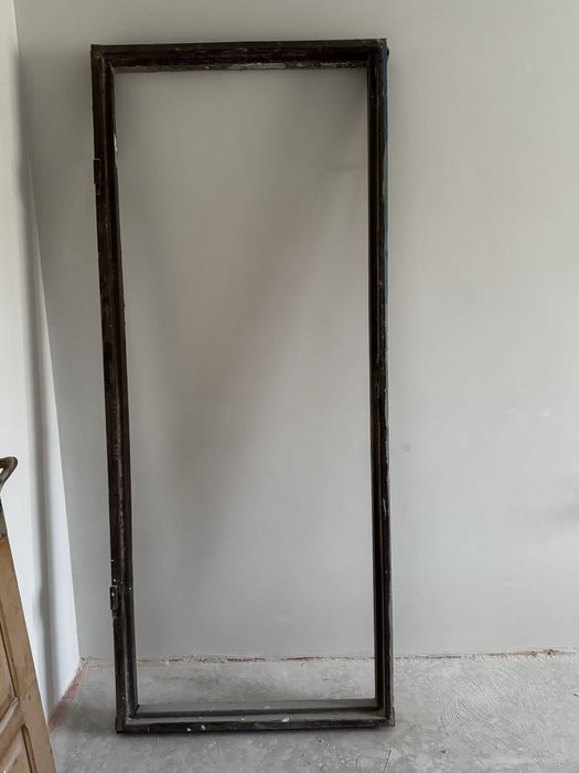 Вхідні двері, залізні але обшиті деревом