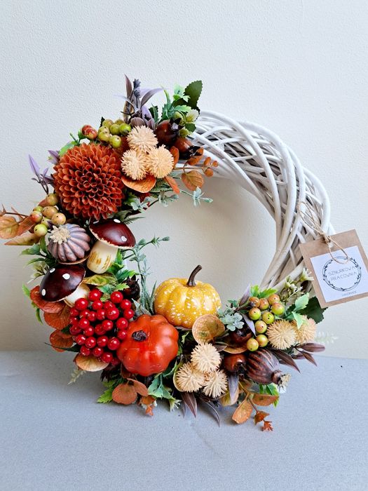 Wianek jesienny dekoracja jesienna ozdoba stroik na drzwi z dyniami