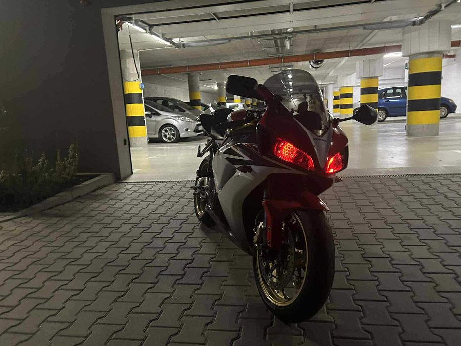 Honda CBR 1000RR SC57B HRC (nie r1,GSXR,zx10r)