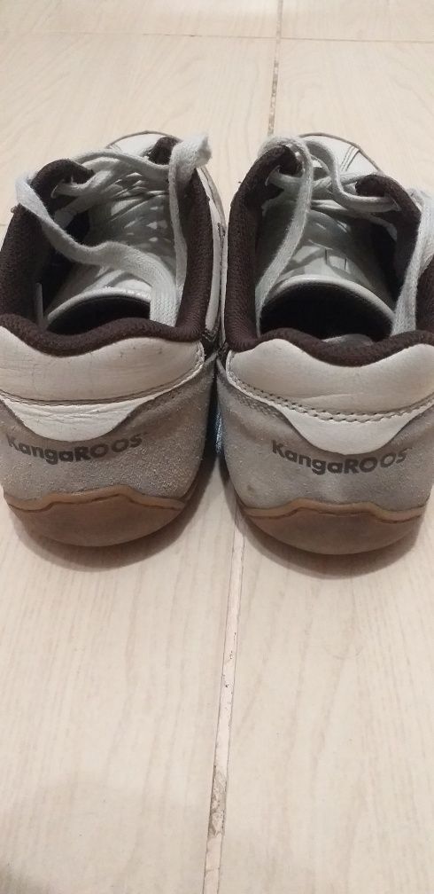 Продам кроссовки мужские размер 42 KangaRoos