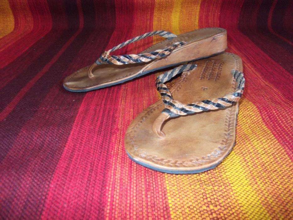 Sandálias castanhas Africanas em pele /African leather sandals – n. 37