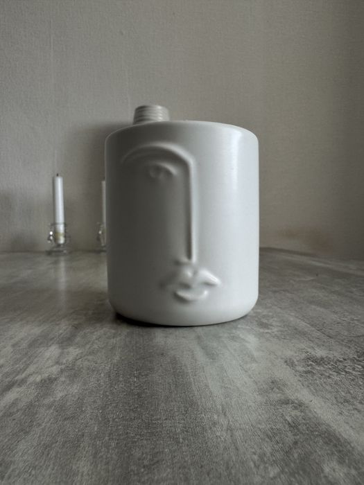 Продам декоративну нову свічку.