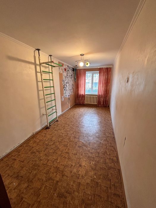 Продам 2-х кімнатну квартиру в м. Нікополь