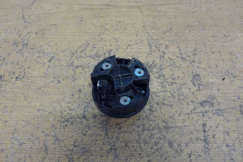 BMW 1 F20 znaczek logo emblemat klamka tylni tył 7248.535 ORYGINAŁ