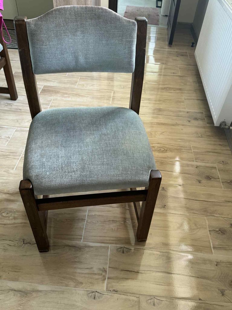 6 dębowych krzeseł - solidne tapicerowanie-do małej negocjacji.