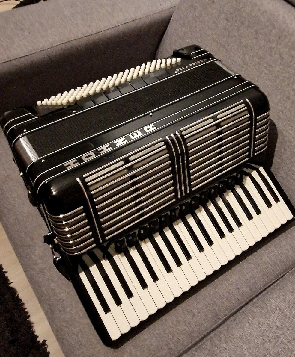 Hohner Morino V 120 basów kanałowy, 5-cio chórowy