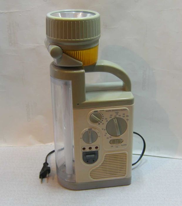 Приемник с фонарем  Sunga.