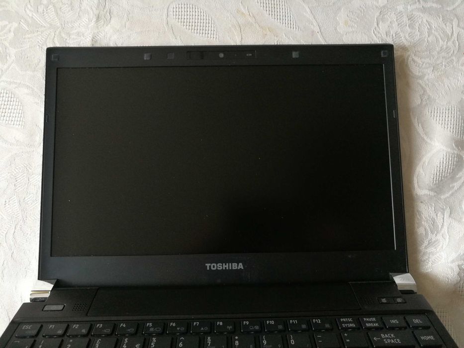 TOSHIBA Portege R700