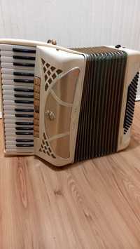 Hohner     Lucia