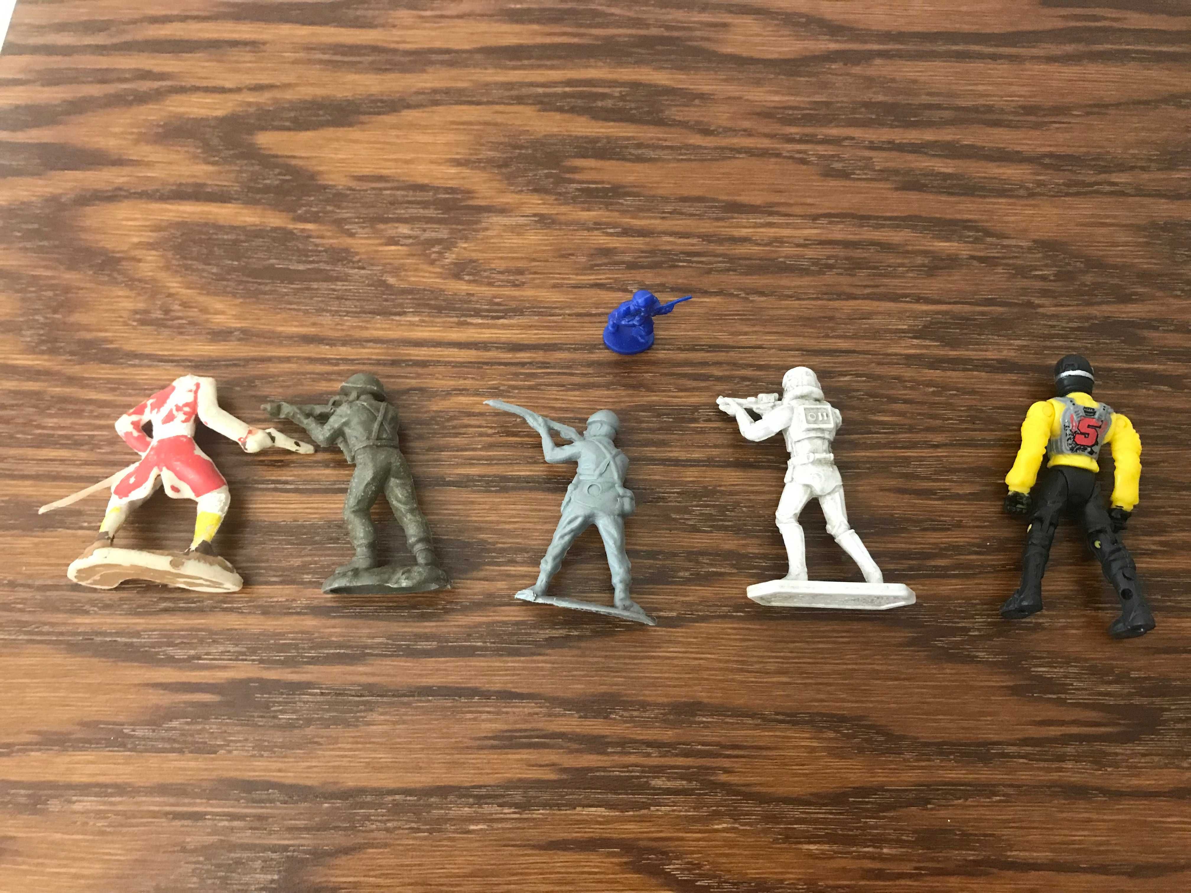 figurki żołnierze różne