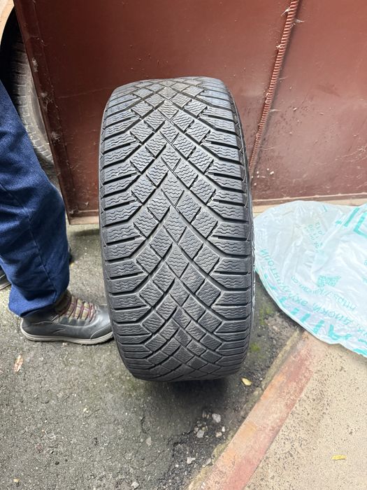 Шини бу 245/45 r19 Continental VikingContact