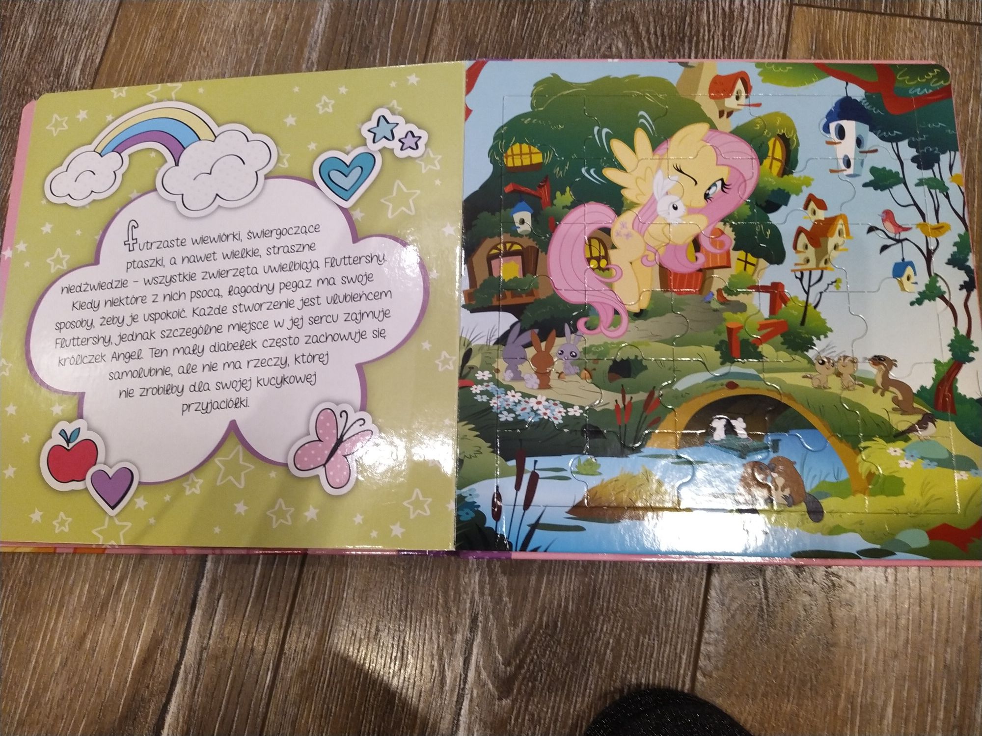 My Little Pony Czytam i układam, Książka i puzzle w 1