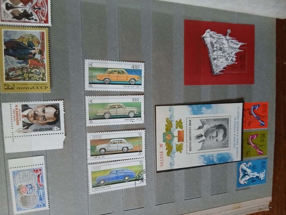 Продам  кляссер с марками