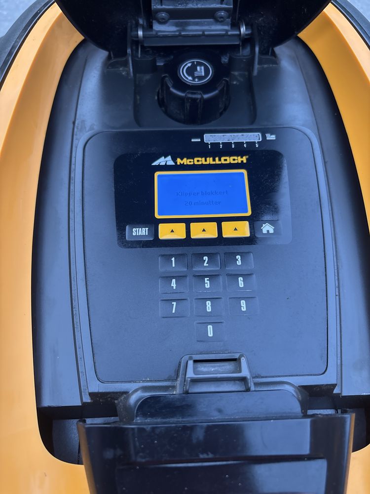 Robot husqvarna mcculloch z baza