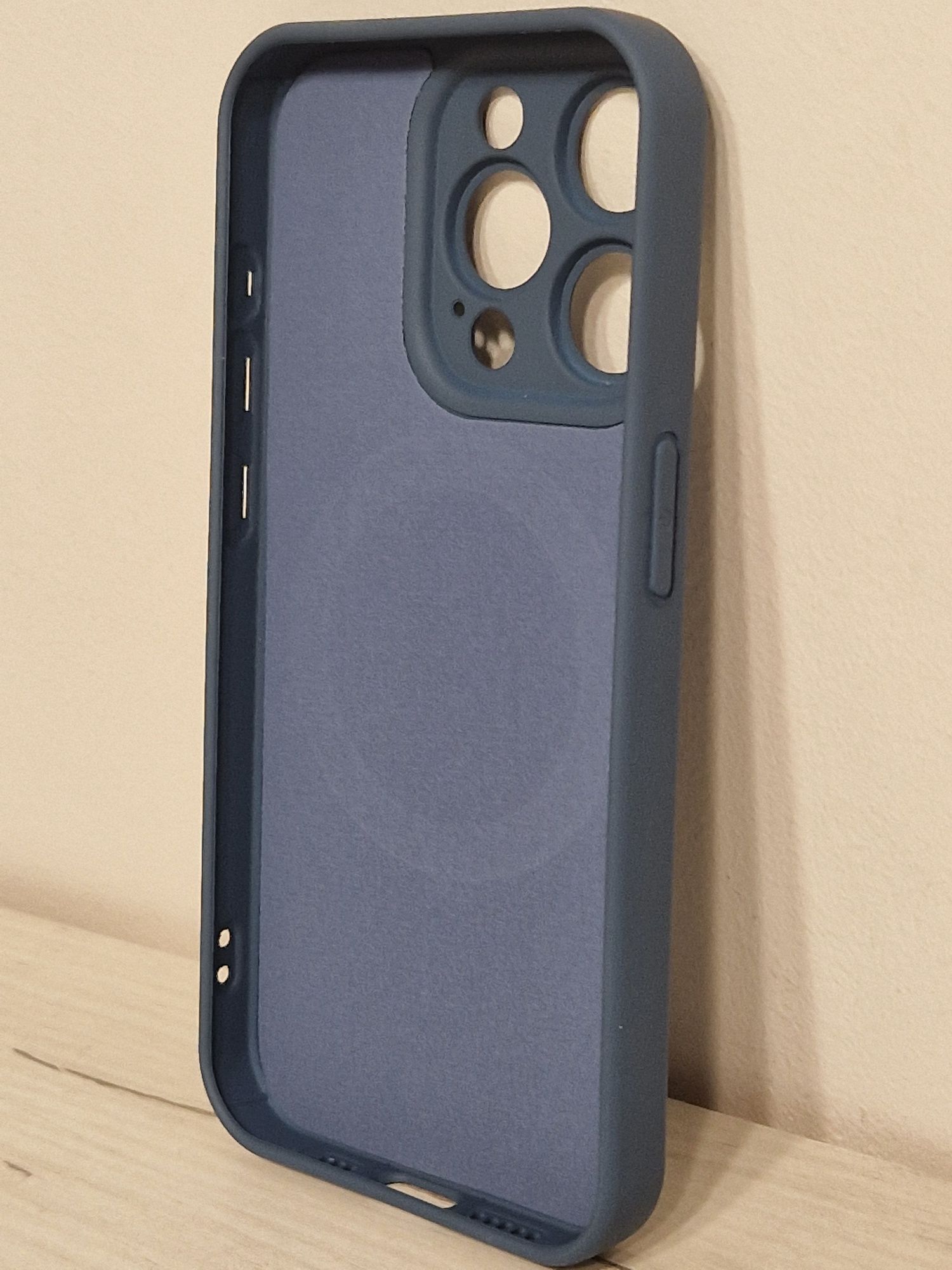 TEL PROTECT MagSilicone Case do Iphone 15 Pro Granatowy