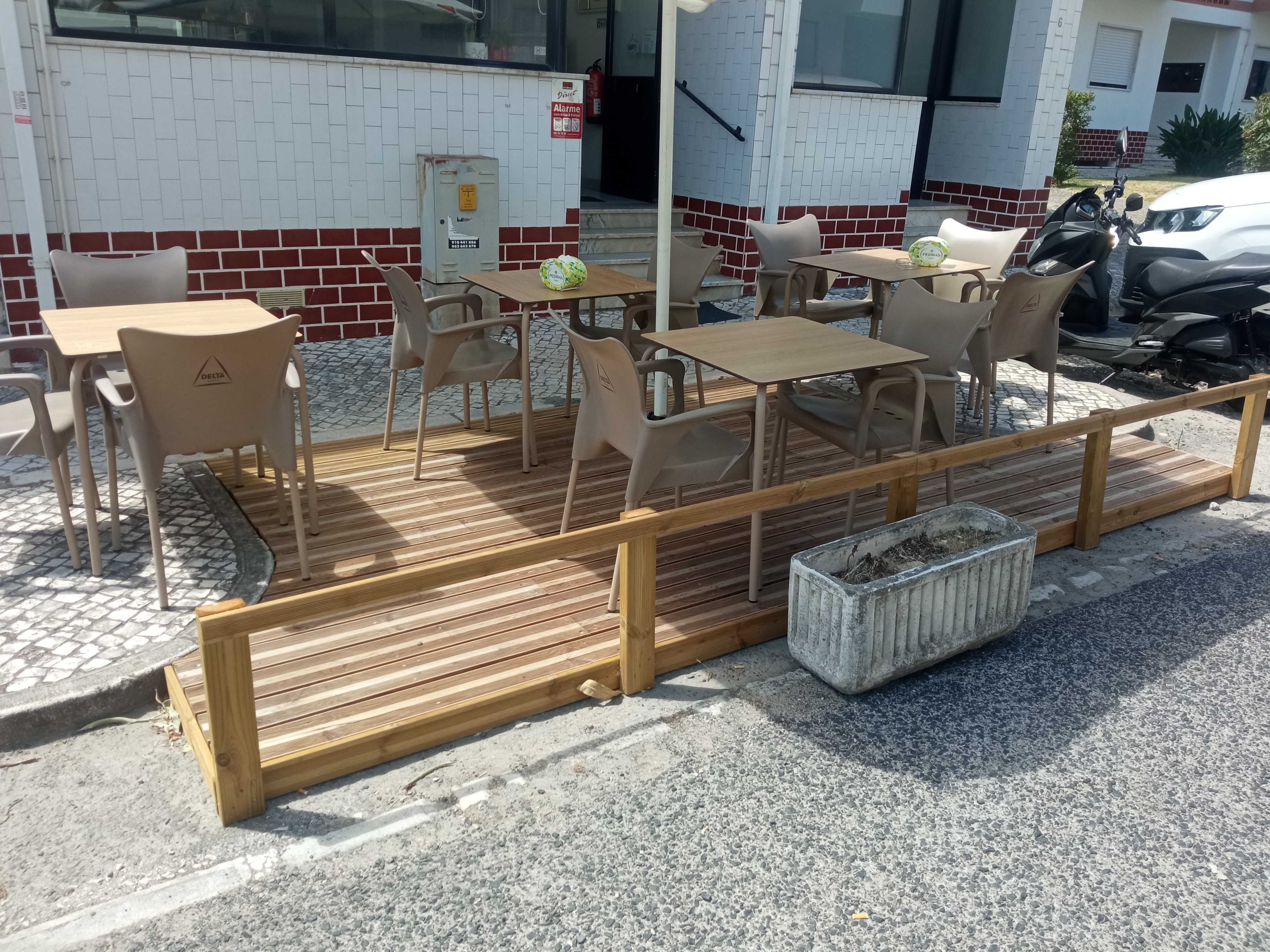 Trespasse de café em funcionamento..