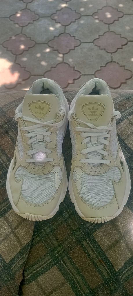 Кросівки adidas оригінал 38 розмір