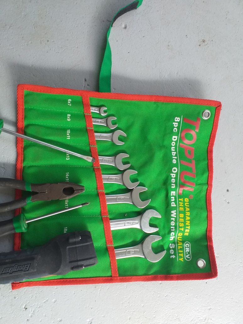 1 conjunto de Chaves de bocas marca toptul novo + 1 a