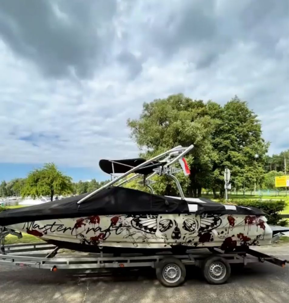 MasterCraft x2 wakeboard/wakesurf