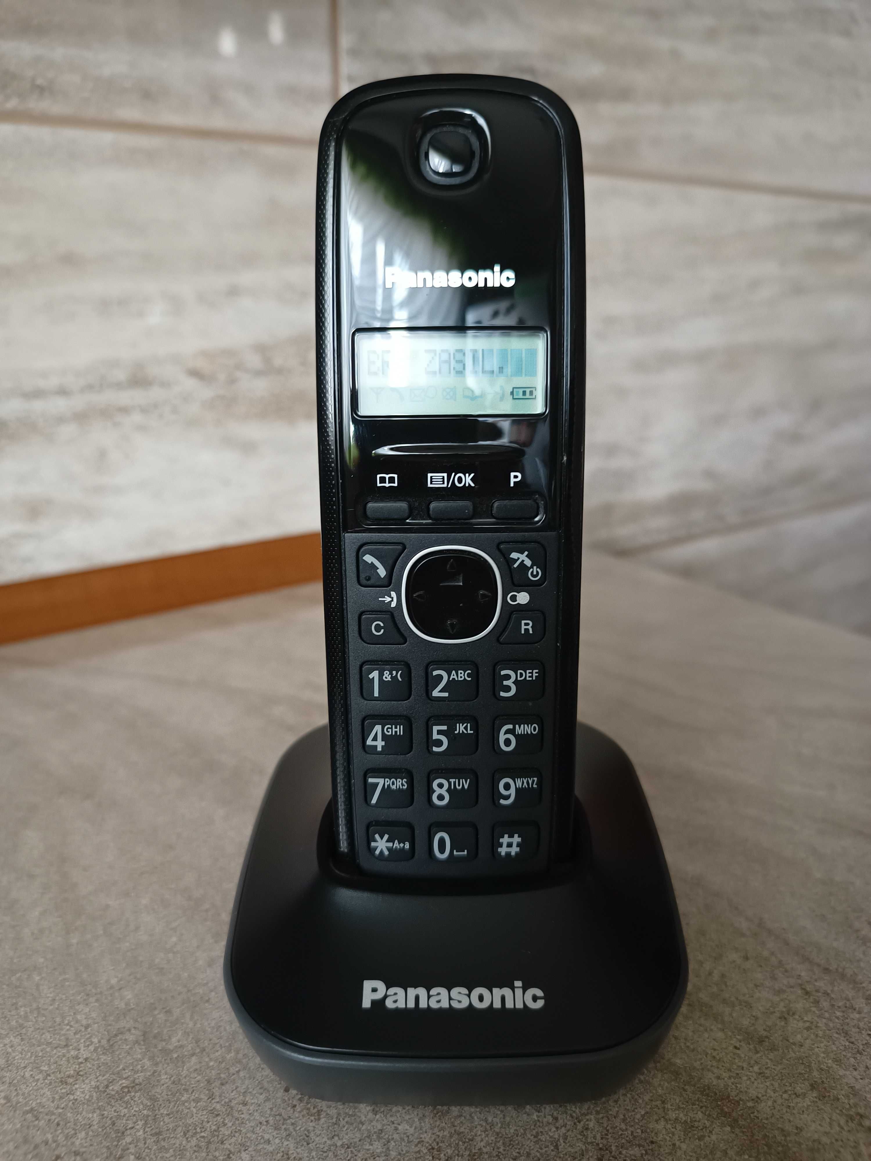Telefon bezprzewodowy stacjonarny Panasonic czarny zestaw
