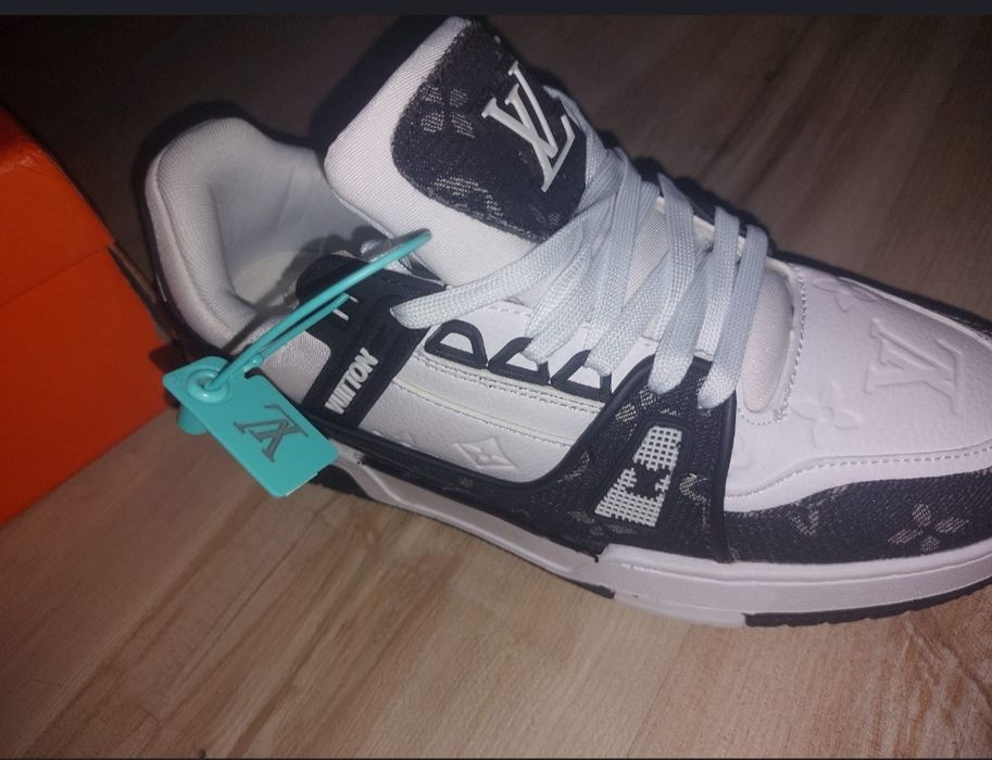 Nowe trampki lv roz38