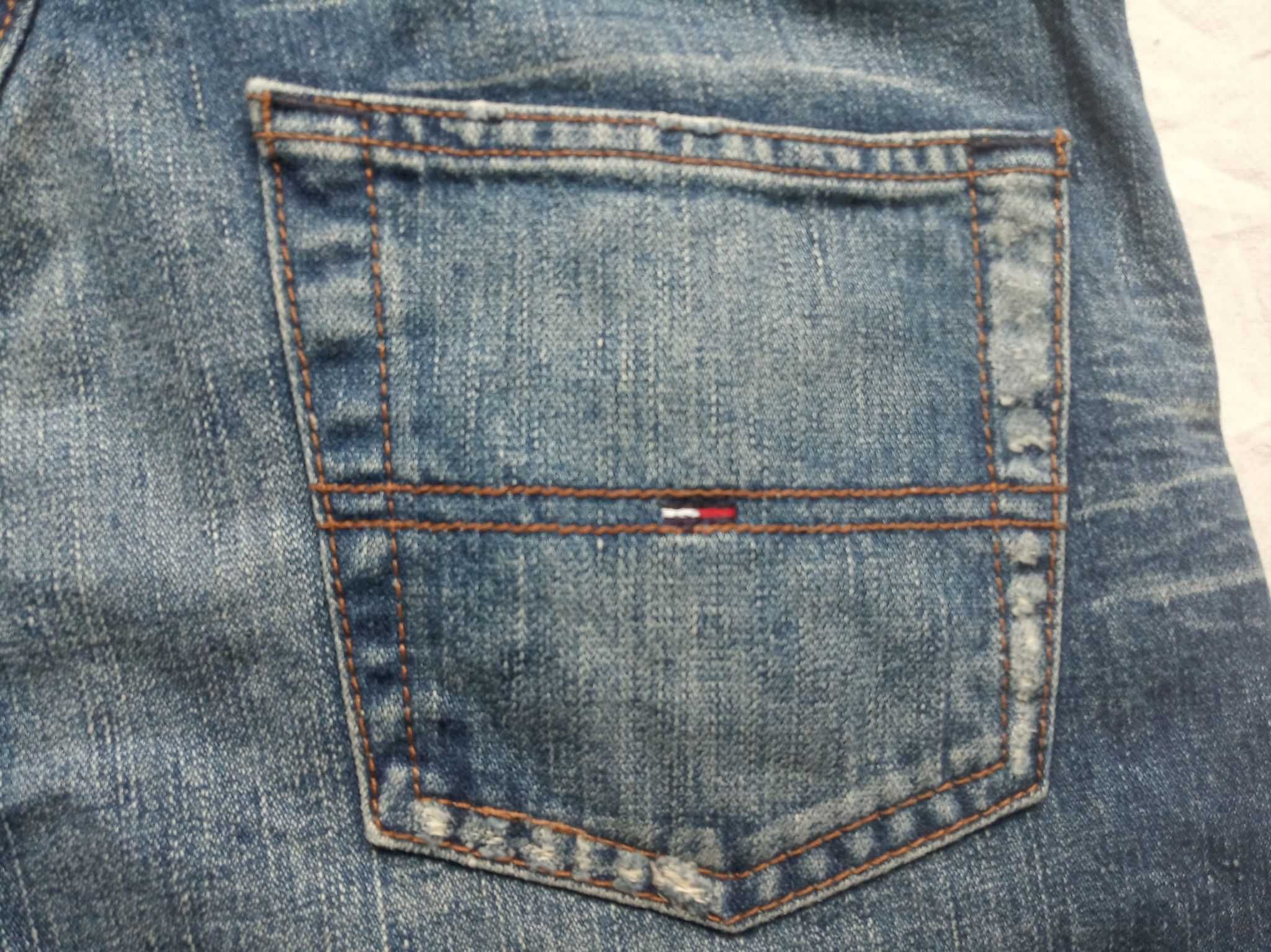 Spodenki jeansowe szorty męskie logowane W 30 L 36 -"Tommy Hilfiger ".