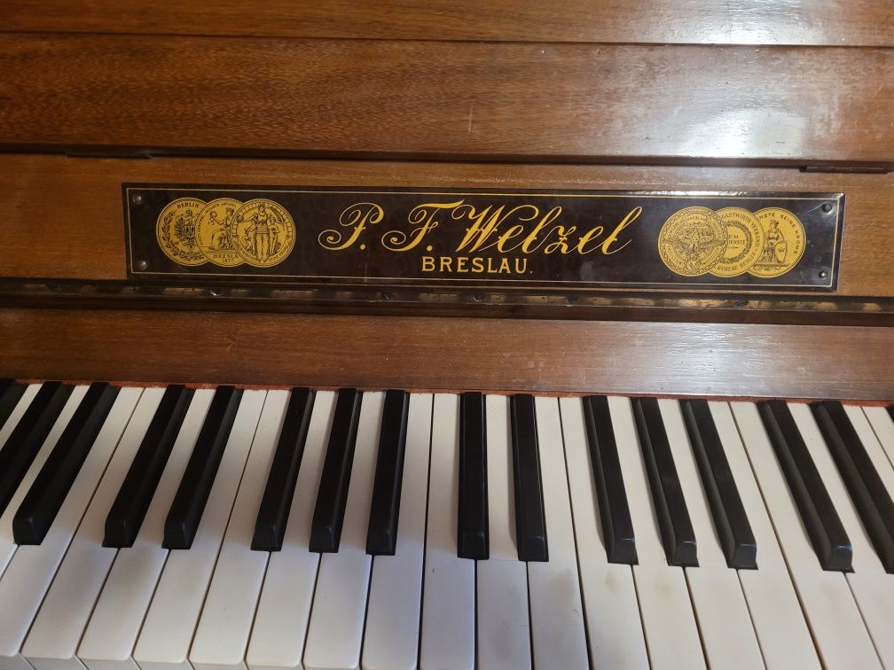Pianino P. F. Welzel Breslau po renowacji mechanizmu