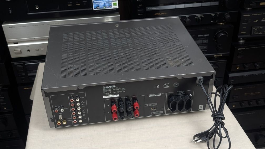 Yamaha AX-497 Flogowy model wzmacniacza stereo