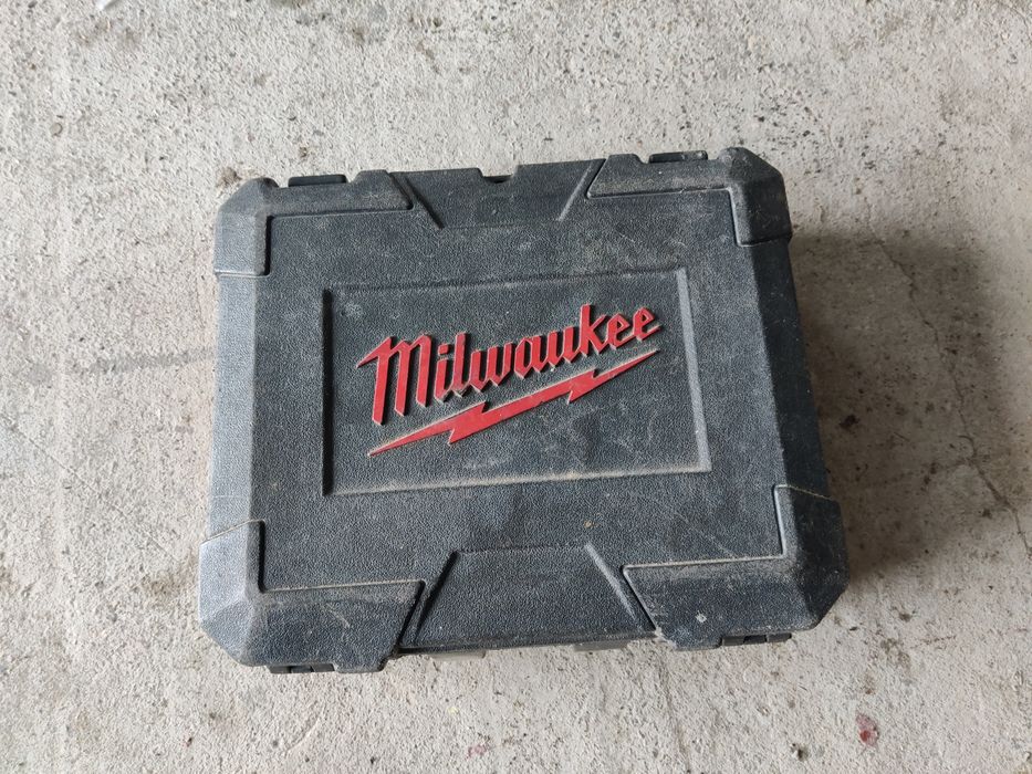 Sprzedam skrzynkę Milwaukee