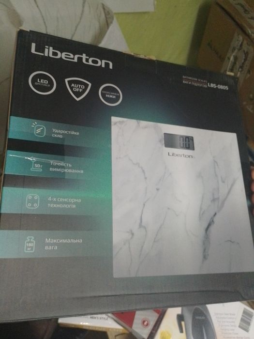 весы напольные.liberton