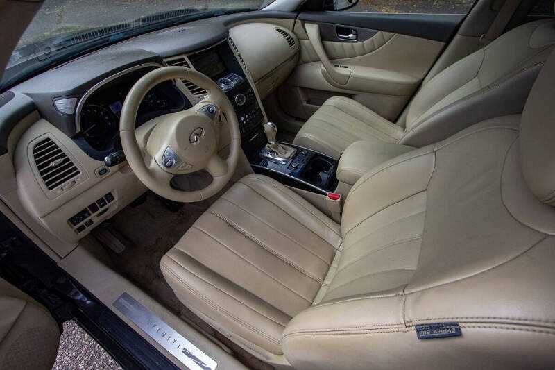 2017 Infiniti QX70