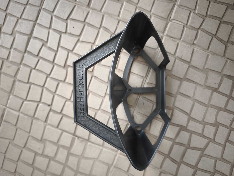 Suporte para enrolar mangueira ou cano de aspirador