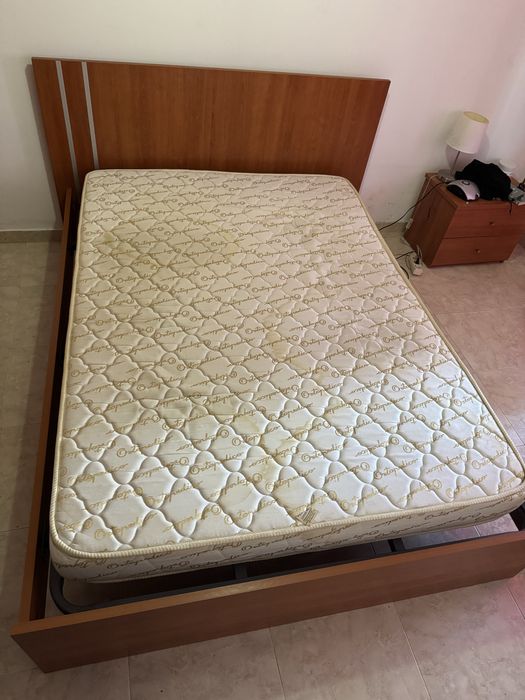 Cama casal com colchão