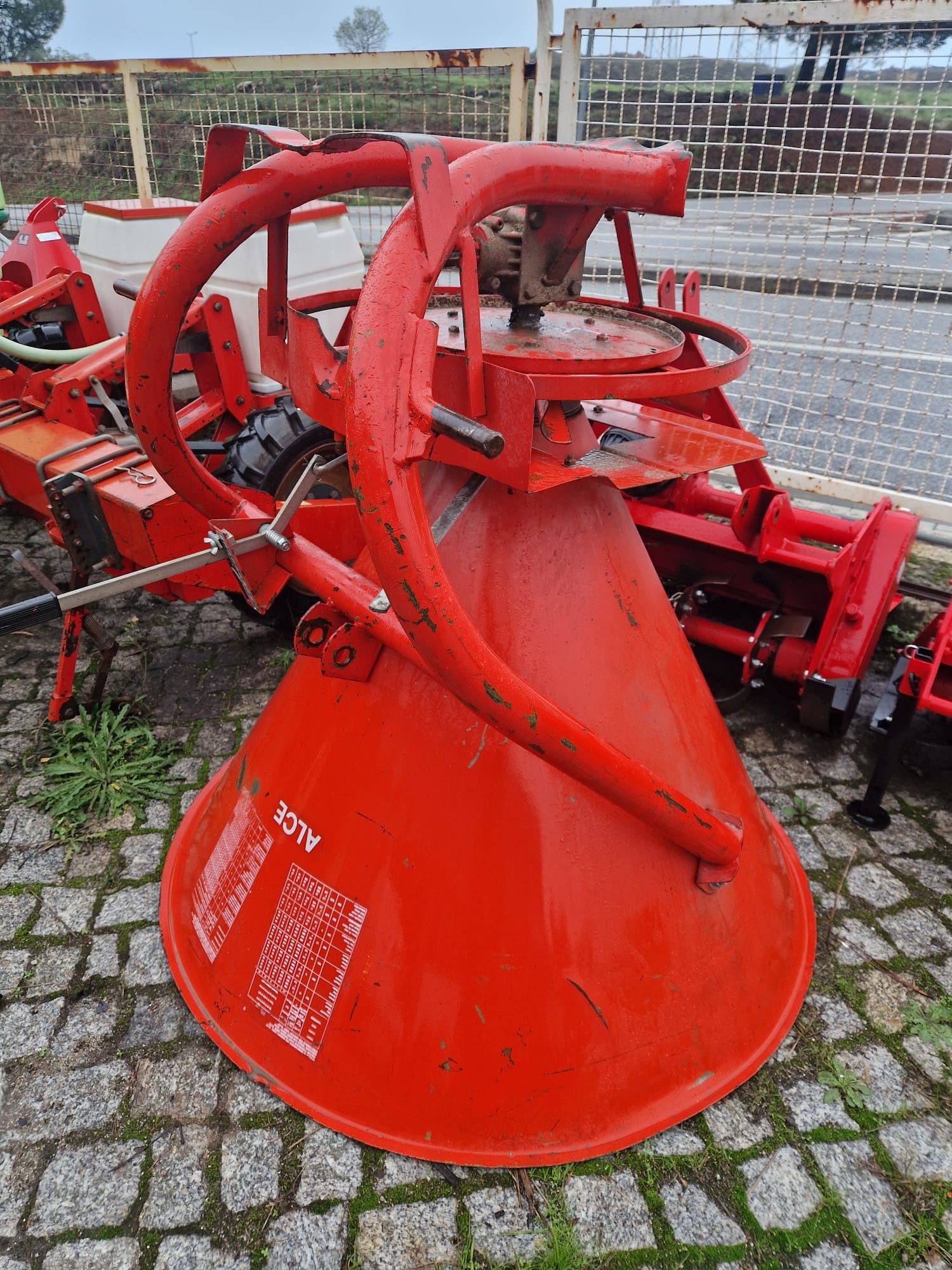Distribuidor / Espalhador de adubo centrifugo CIMAG