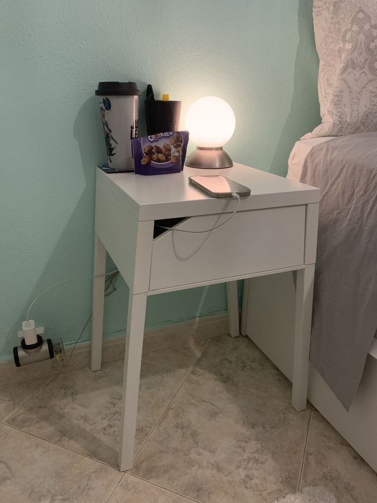 Mesa de Cabeceira Branca