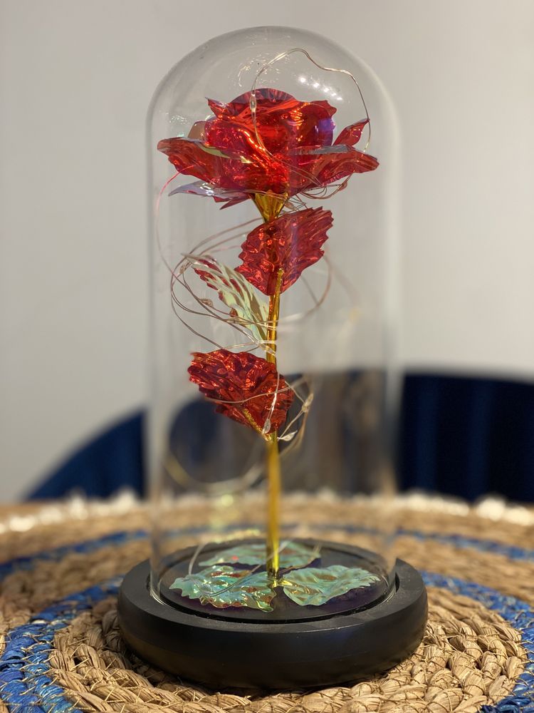 Wieczna róża w szkle, swiecąca LED
