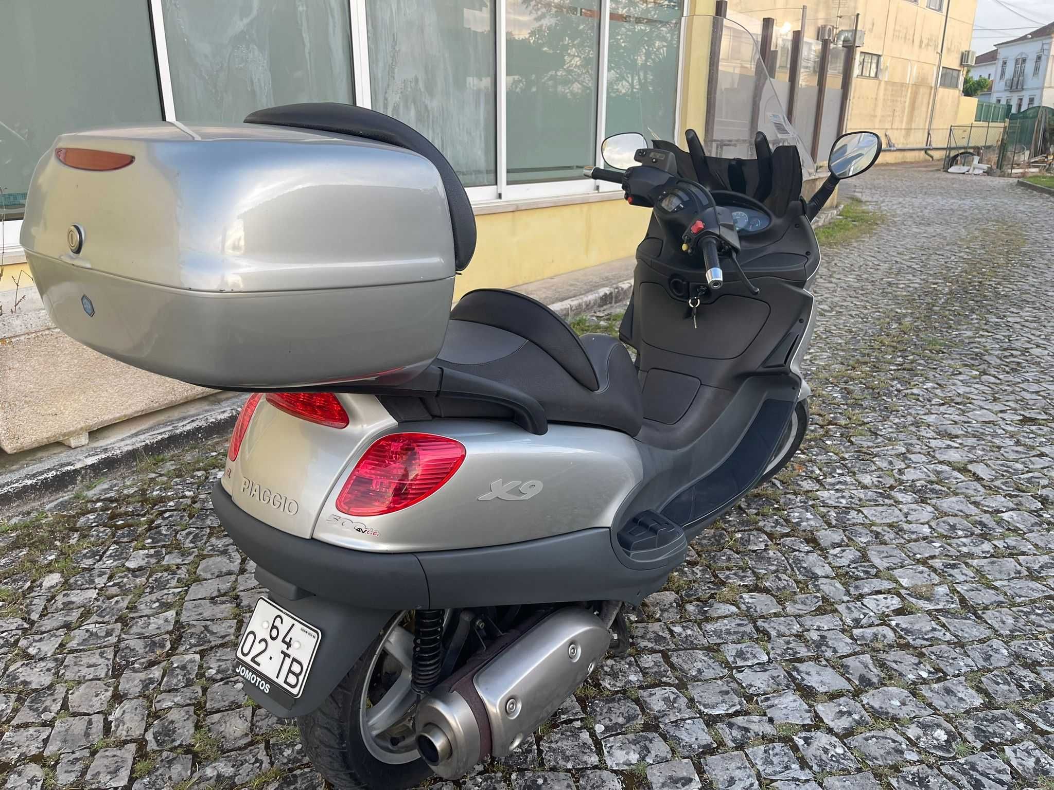 Scooters Piaggio 500 X9