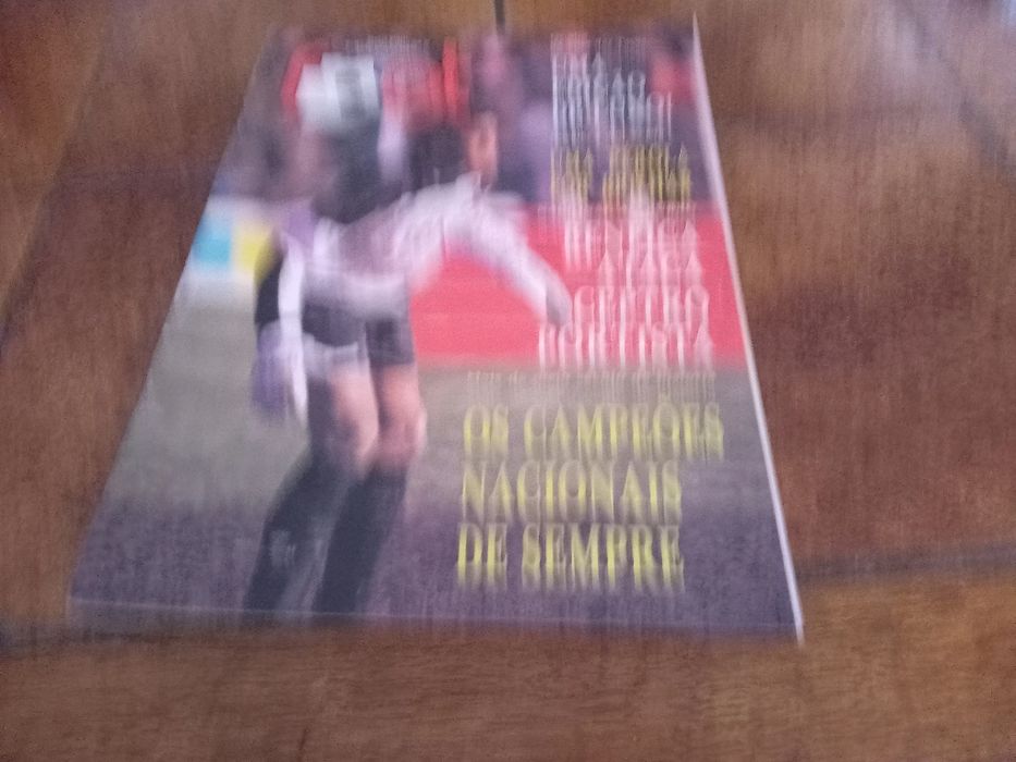 Revistas futebol, foot + Benfica ilustrado +Benfica campeão (record)