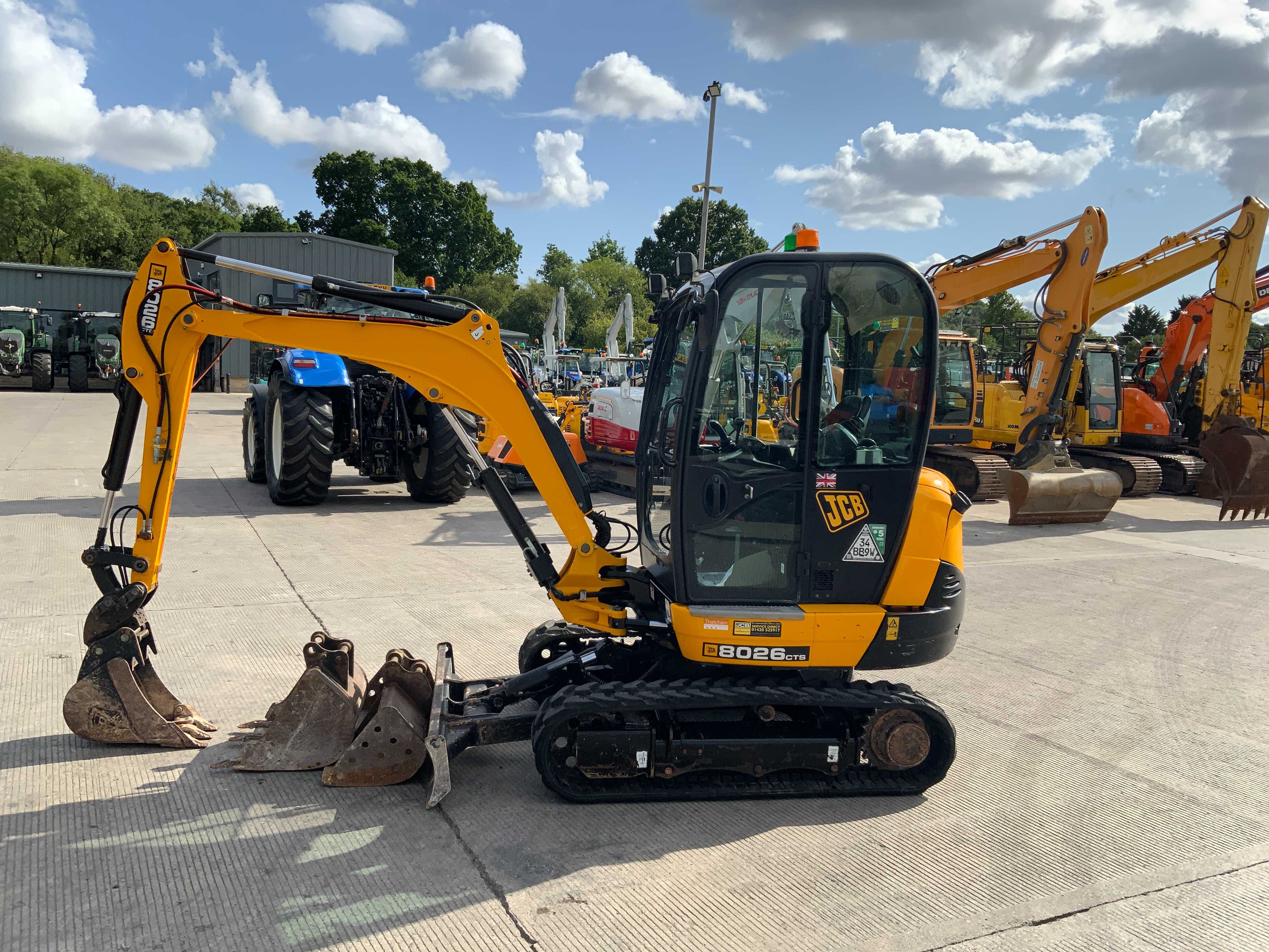 koparka  JCB 8026 CTS