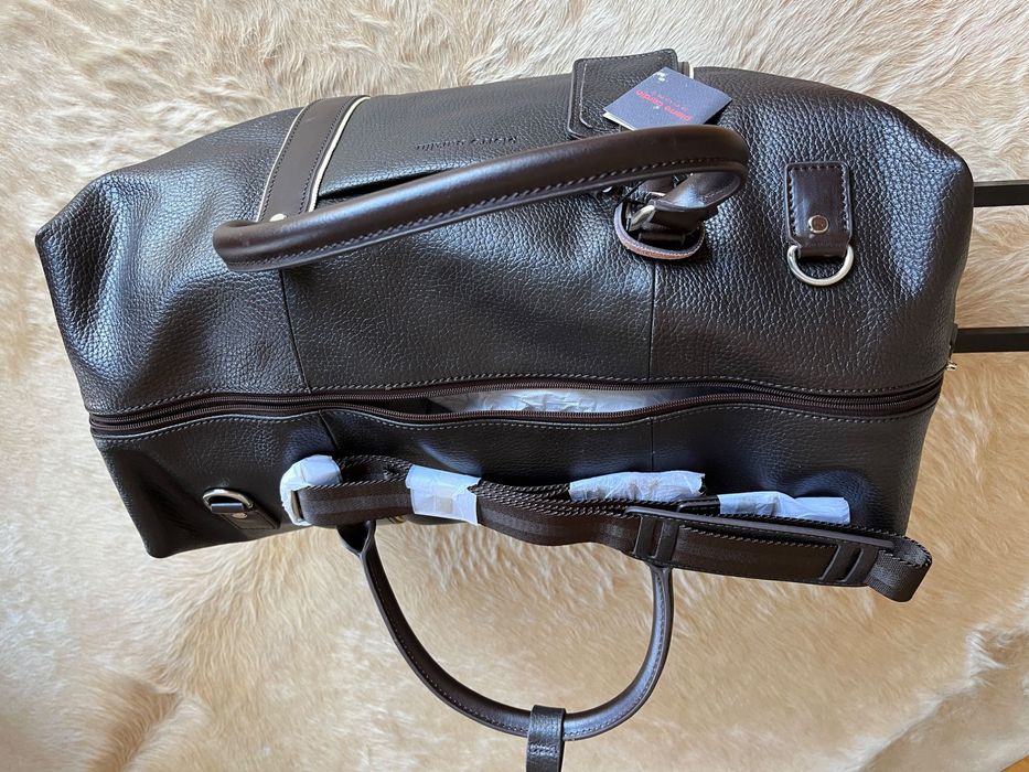 Saco de viagem Pierre Cardin em pele.