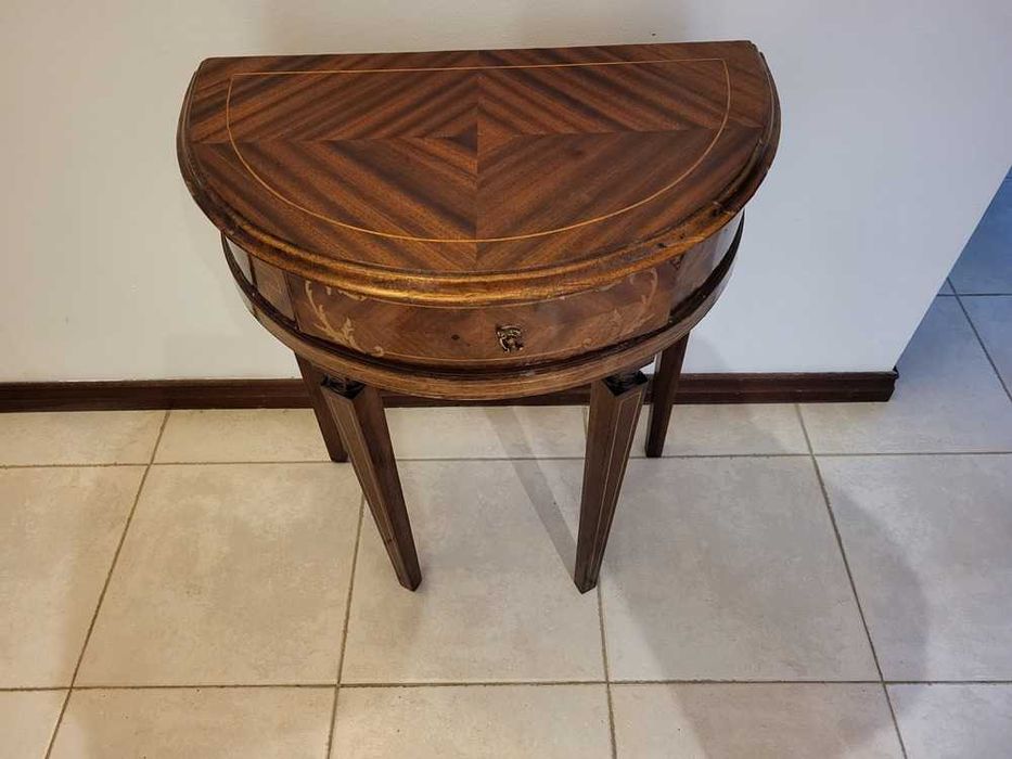 Mesa Meia Lua D. Maria